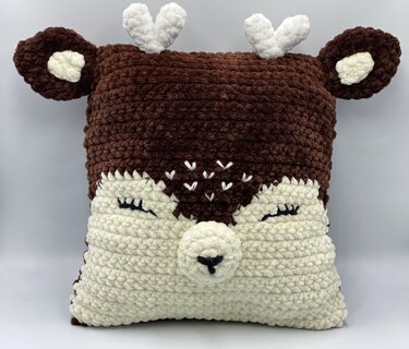Crochet Pattern - Cushion cover / cuddly deer / comforter