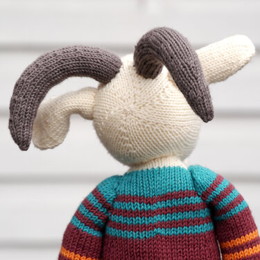 Erich the Goat knitting pattern