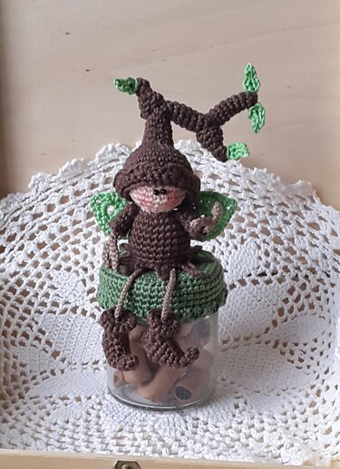 Häkelanleitung Forsti der Wichtel / Dekobezug für Bonbonglas/ Deckelbezug für Marmeladenglas