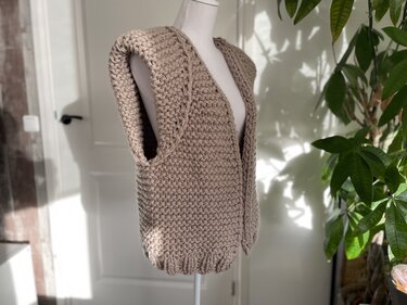 Knit chunky gilet 'Skylge' - Knitting