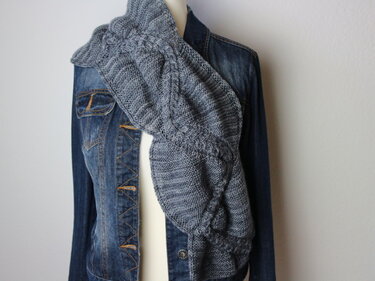 Strickanleitung geschwungener Schal "Tuga"