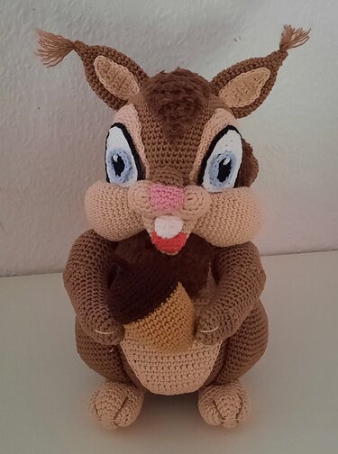 Eichhörnchen Emil - Amigurumi Häkelanleitung