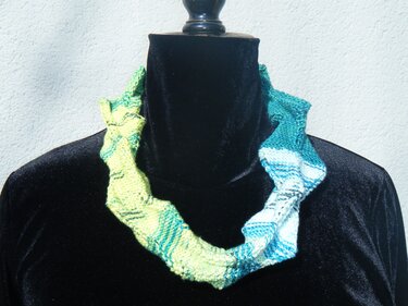 knitting pattern Necklace "dragons child" - Image 4
