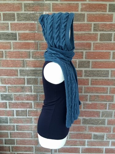 Strickanleitung für Kapuzenschal "Bretonische Küste"