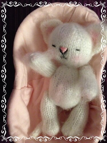Kitten Emmi knitted - Knitting