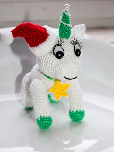 Weihnachtspferd - Häkelanleitung kostenlos