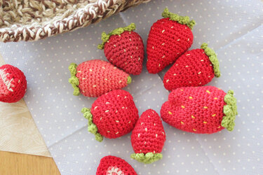 Häkelanleitung "Erdbeeren, 9 verschiedene Formen und Grössen"