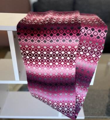 Jacquardmuster-Jahr Schals und Loops - Stricken