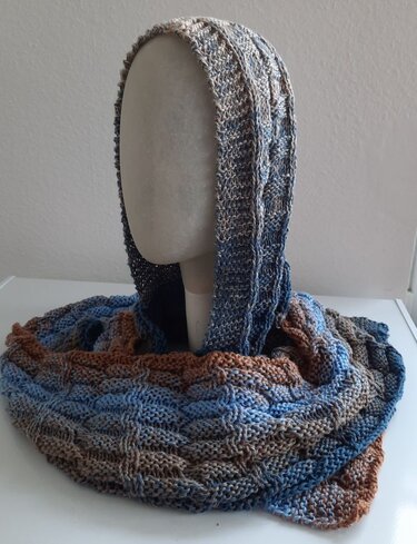 Strickanleitung Kapuzenschal Sideway