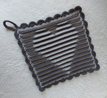 "Beherzt" - Topflappen mit Herz in Schattenh&auml;kel-Technik - Häkeln