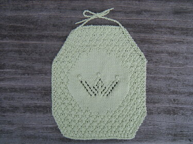 Knitting pattern Baby Bib "crown"