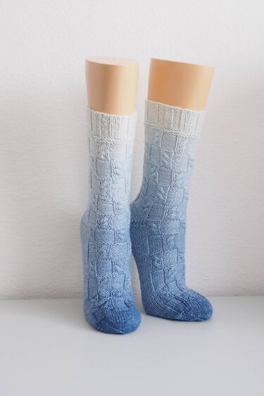Sonja Sock pattern - intermediate beginners - Knitting
