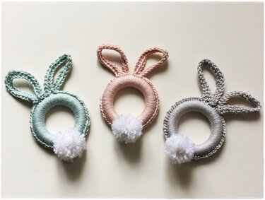 It's Oster-Time | H&auml;kelanleitung f&uuml;r umh&auml;kelte Osterhasenringe - Häkeln