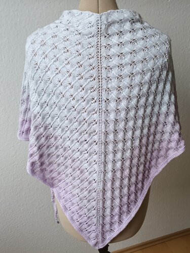 Strickanleitung für das Dreieckstuch "Araya"