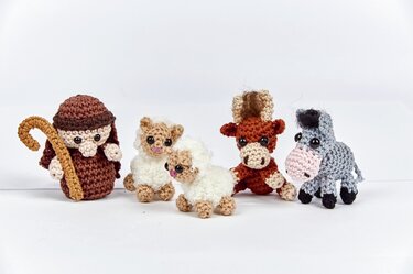Amigurumi Weihnachtskrippe mit 13 niedlichen Figuren - Häkeln