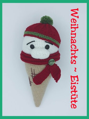 Gehäkelte Amigurumi-Weihnachts-Eistüte mit roter Mütze und Schal