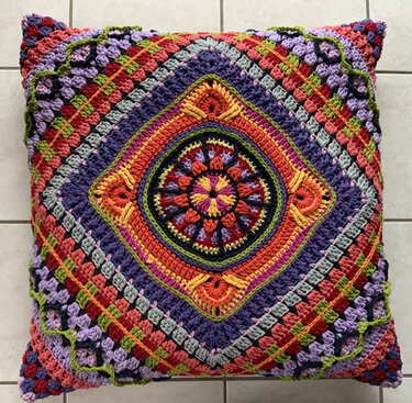 „Paradekissen“.... aber auch Decke & Teppich... - Häkeln