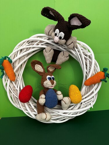 Häkelanleitung für einen lustigen Oster- oder Türkranz