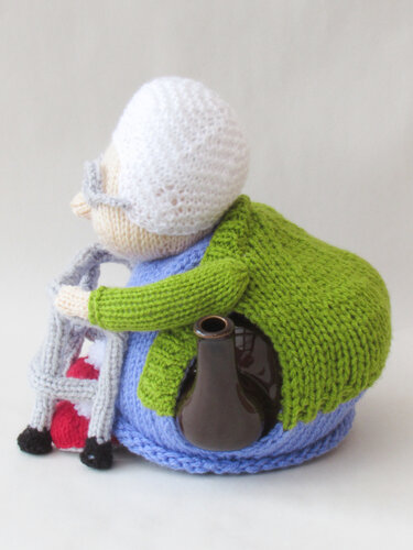 Granny and her Zimmer Tea Cosy Knitting Pattern