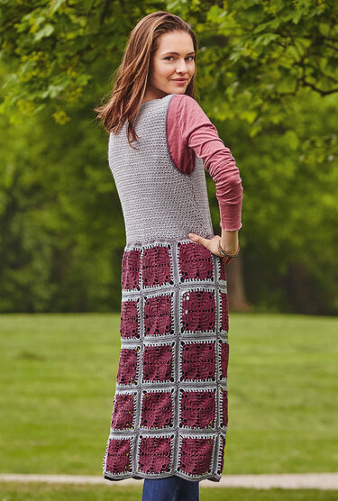 Weste mit schmalem, schlichtem Oberteil und Rockteil mit Granny-Squares - Häkeln