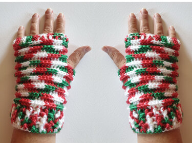 fixe Handstulpen „HoHoHo“ ohne Daumen Häkelanleitung Weihnachtsgarn Reste