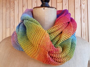 Knitting pattern loop "twister"