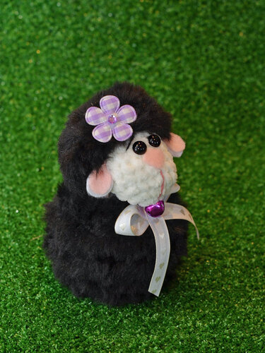 flauschiges kleines Schaf Flocke ca 15 cm für Ostern und Frühling - Häkeln