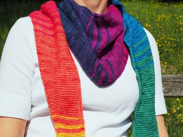 Pattern Nikita - A small shawl knitted lengthways with garter stitch. - Knitting