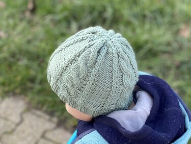 Strickanleitung Mütze mit Zöpfen - einfach nachzuarbeiten