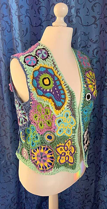 Petra Perles Freestylweste - Häkeln