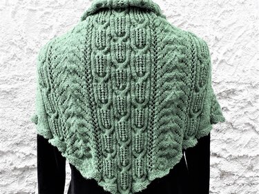Knitting pattern Trianglescarf "woodruff"