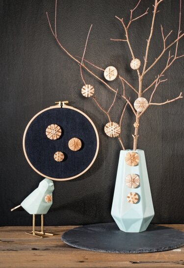 Posamentenknöpfe im Stickrahmen mit Lehrgang „Posamentenknöpfe selbermachen“ - Basteln