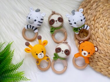 SET mit 4 Häkelanleitungen Rasseln: Faultier, Zebra, Giraffe, Tiger (PDF)