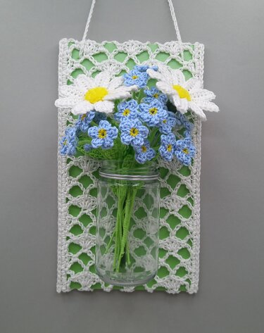 Daisy & forget-me-not hanging decoration - Crochet