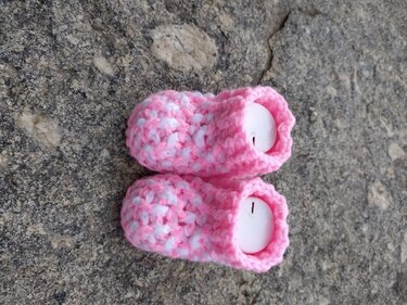 Unique crochet baby booties worked in rows
