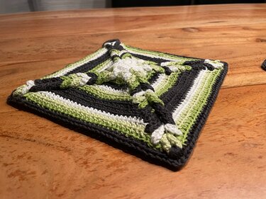 Dicke Topflappen mit Schlaufen, Häkelanleitung