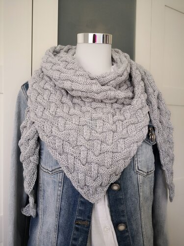 Pepina - gestricktes Tuch - 2 verschiedene Formen + (Baby)Decke - Plaid - Stricken