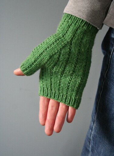 Stulpen stricken PDF-Anleitung downloaden Rippenmuster Base Camp 3 Größen