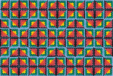 Nahaufnahme einer bunten gehäkelten Decke aus Granny-Quadraten mit diagonalen Farbflächen