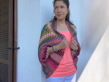 Häkelanleitung – Summer of Love Seelenwärmer im Hippie-Style