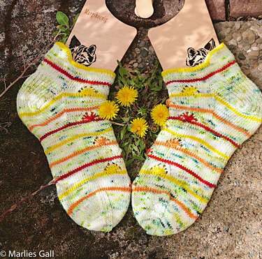 Sneakersocken Blumenwiese - Stricken