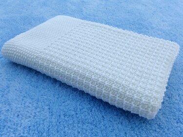 Timeless merino wool baby blanket - knitting pattern