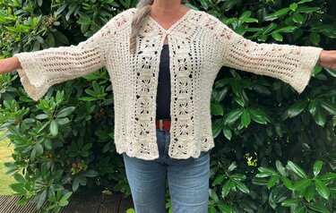 Jacke mit Grannys und Trompetenärmeln - Häkelanleitung - Bild 6