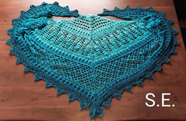Crochet Pattern Flat Triangular Scarf "Daphnis"