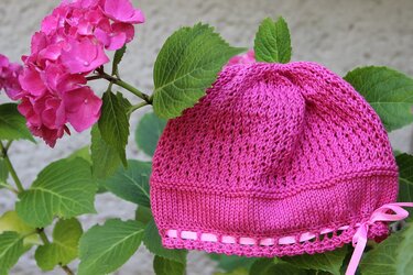 Strickanleitung für Babymütze Hortensie