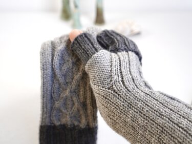 Knitting pattern: Fingerless mitts with Celtic Cables, 3 sizes