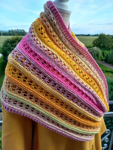 Häkelanleitung Möbius Loop Twister