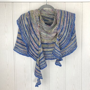 Anleitung Sommerbrise - Ein halbrundes Tuch mit Lochmuster. - Stricken