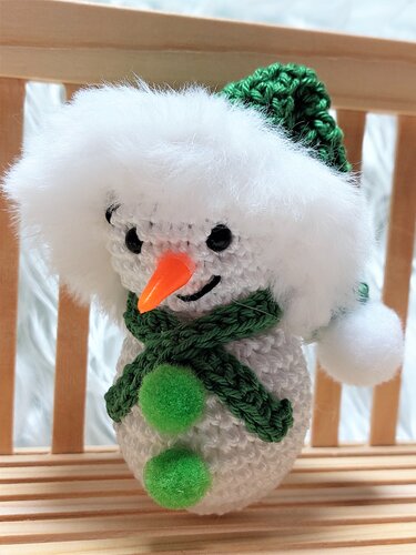 Schneemann als Baumschmuck - Bild 2