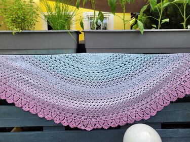 halbrundes Tuch Blumenwiese - Häkeln